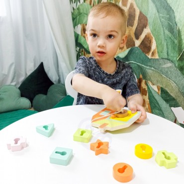 CLASSIC WORLD medinės supintos kaladėlės raktams ir durims įsriegti MONTESSORI 11 vnt.