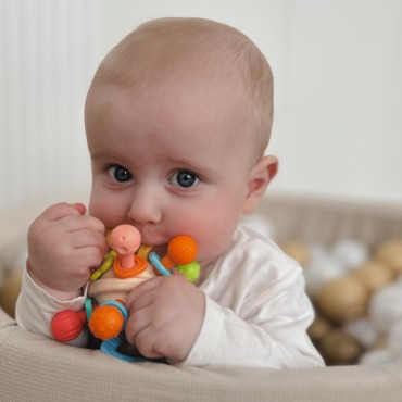 WOOPIE BABY minkštas barškutis 2 viename dantukų jutimo žaislas kūdikiams 0 m+