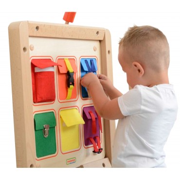 MASTERKIDZ medinės sienos manipuliacinė lenta Flex spalvingos kišenės sagtys ir lipdukai