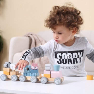 VIGA PolarB Medinis traukinys su vagonais ir gyvūnais Montessori tempimui